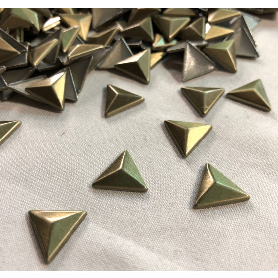 Hot Stamping Garment Accessories Loose Triangle Rhinestud for Bulk Wholesale for Luggage Decoration